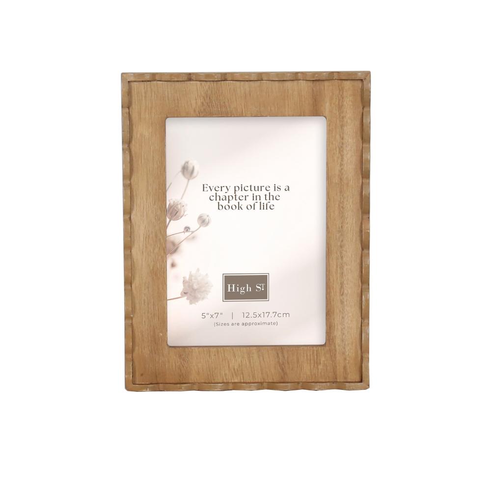 Belle Scolloped 5x7" Photoframe 17cm