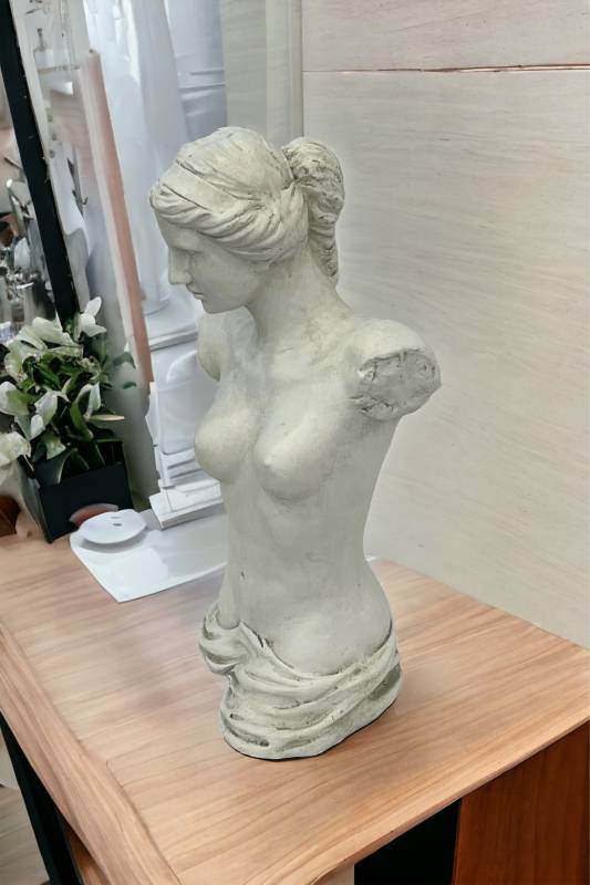 Sally Lady Statue 54cm - Image 5
