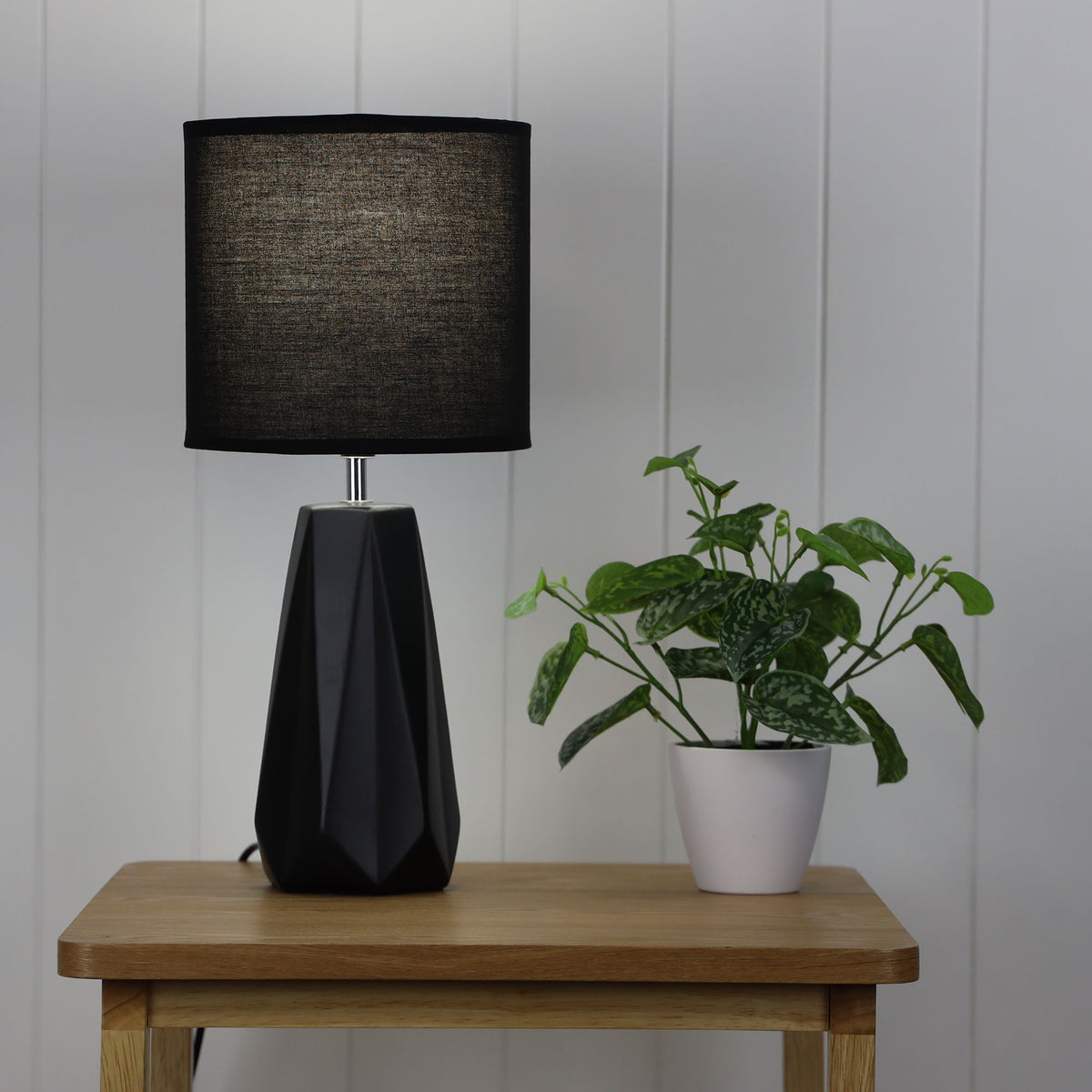 Black Ceramic Table Lamp - Shelly Black