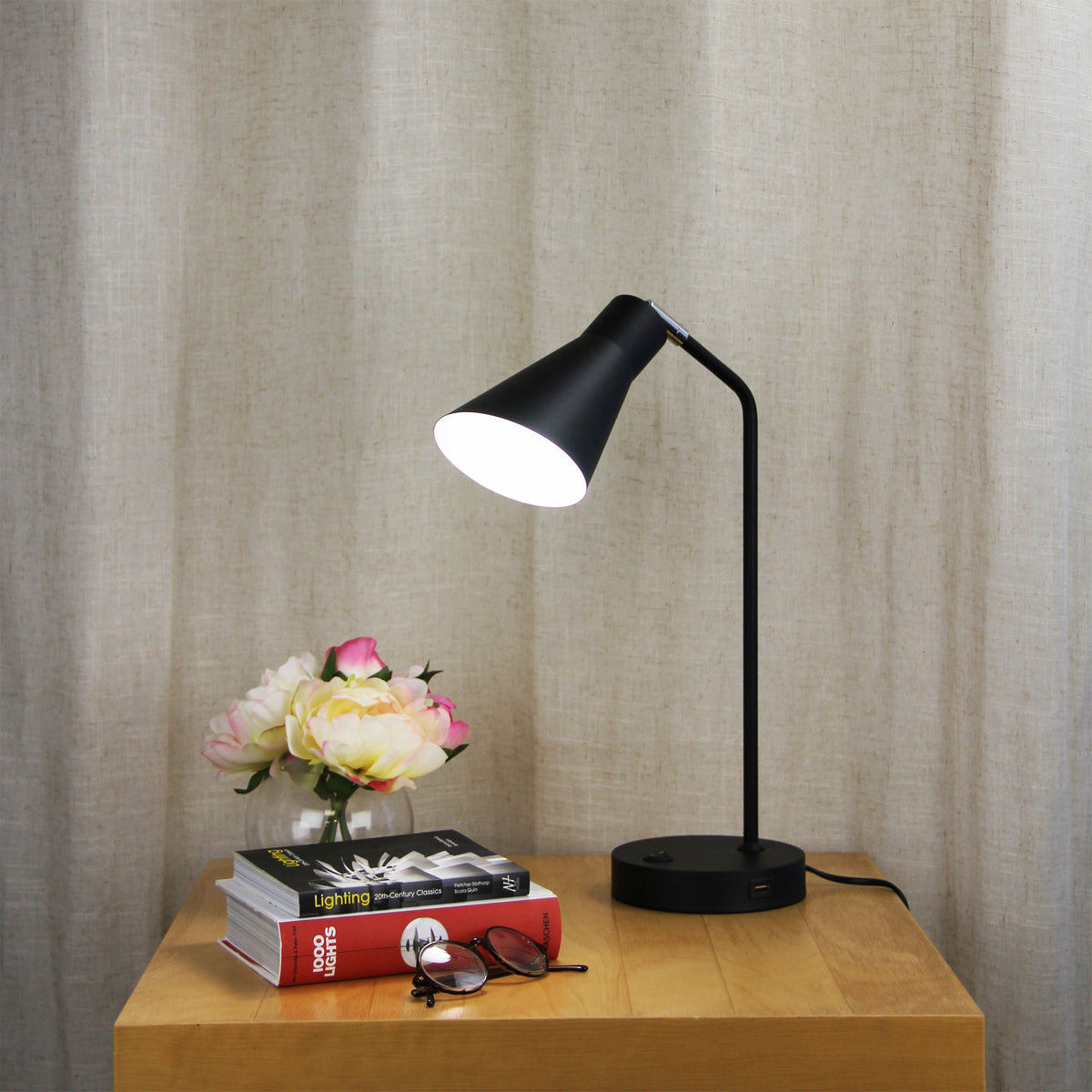 Black Desk Lamp with USB - Thor Desk Lamp