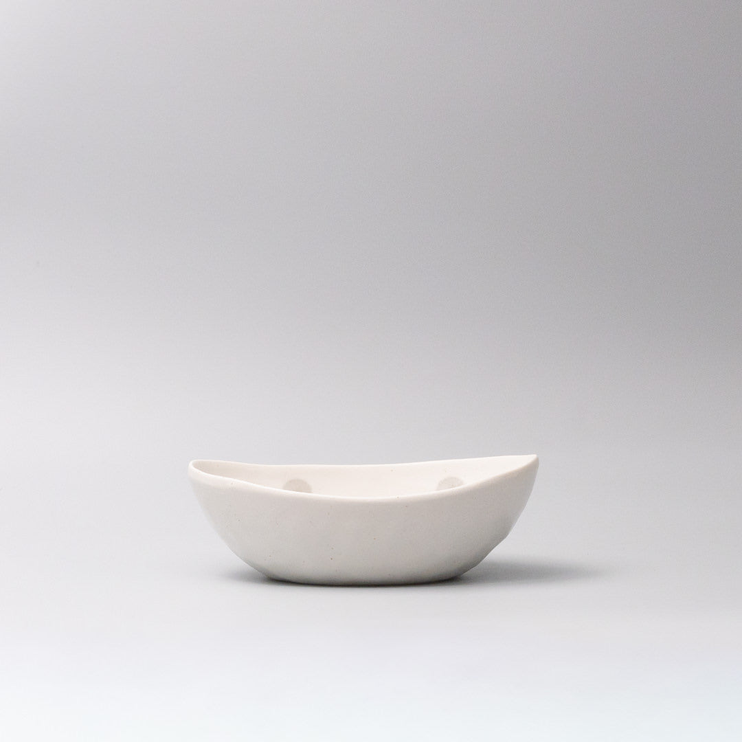 Bowl Oval 20cm White with Grey Dots Design - Image 3