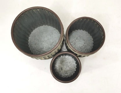 Set 3 Nested Vintage Planters / Bins 27cm, 20cm, 13cm - Image 3