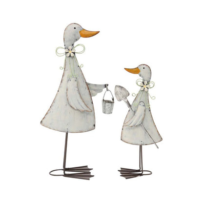 Set 2 Asst Gardening Metal Ducks Statue 28cm