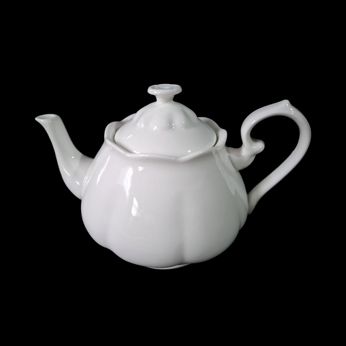 Bulk 8 White Fine Bone China Embossed Tea Pot 1350ml