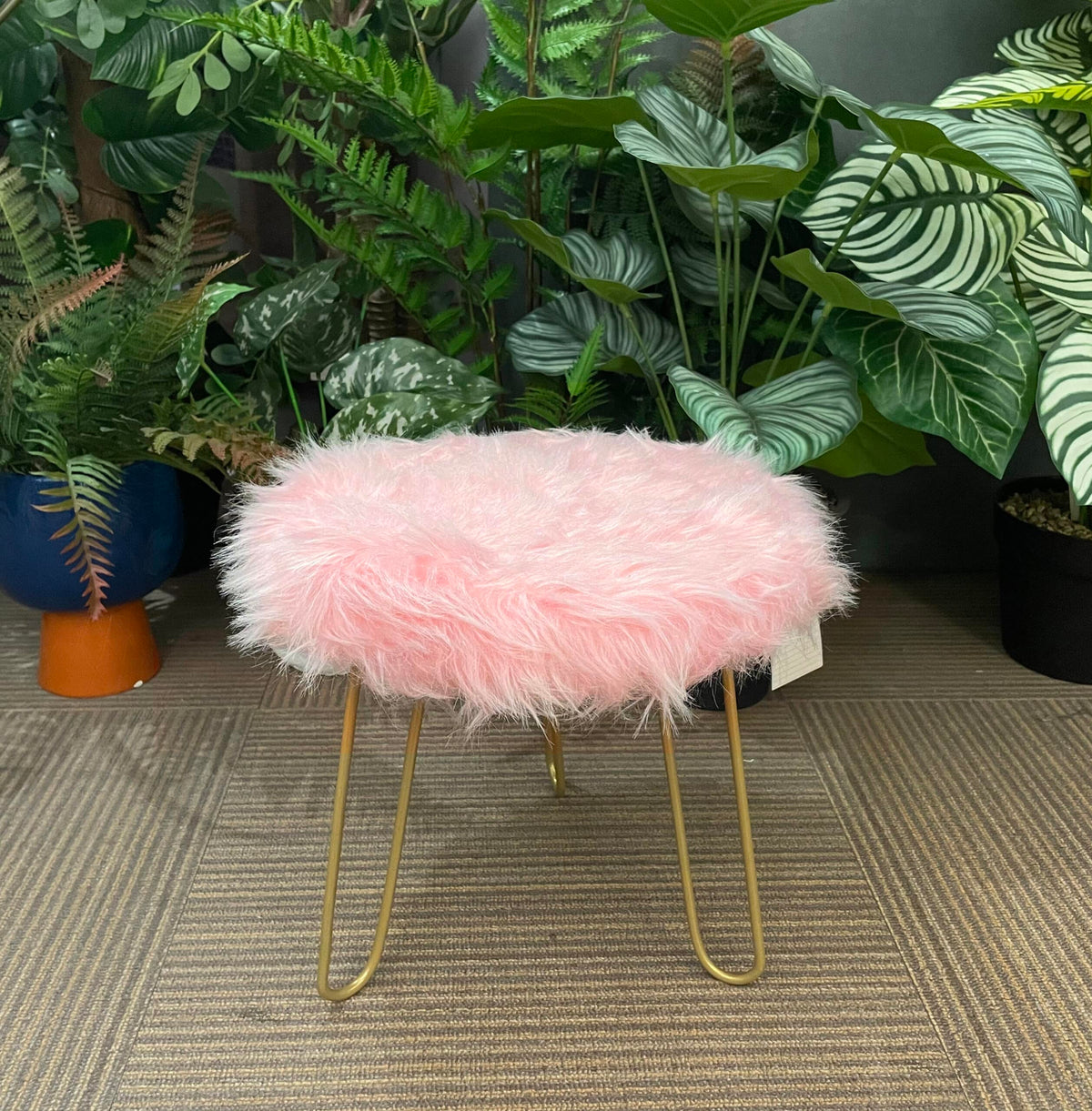Faux Fur Shaggy Pink 3 Legged Child Stool / Footstool 30cm - Image 3