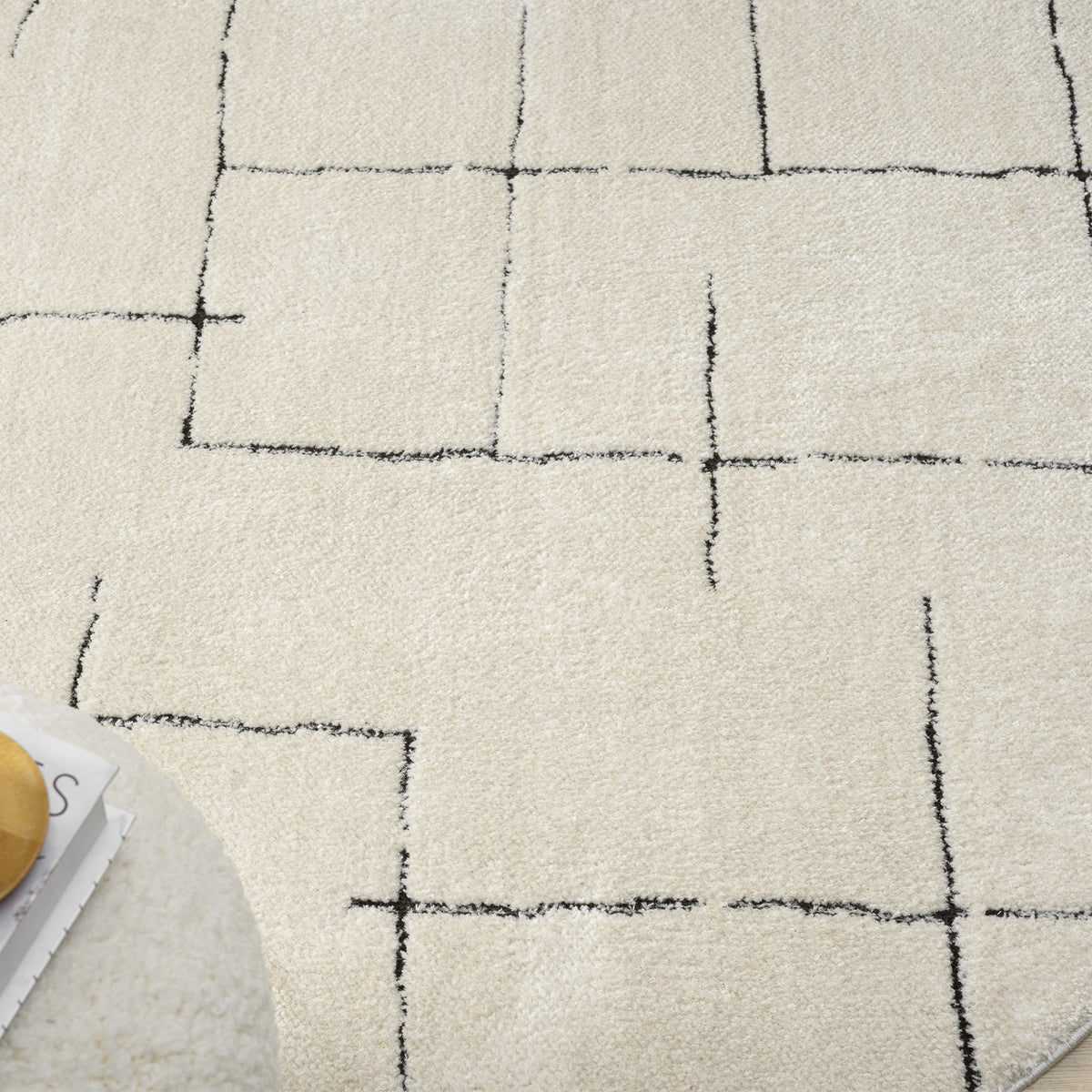 Admire 670 Vanilla Contemporary Round Rug
