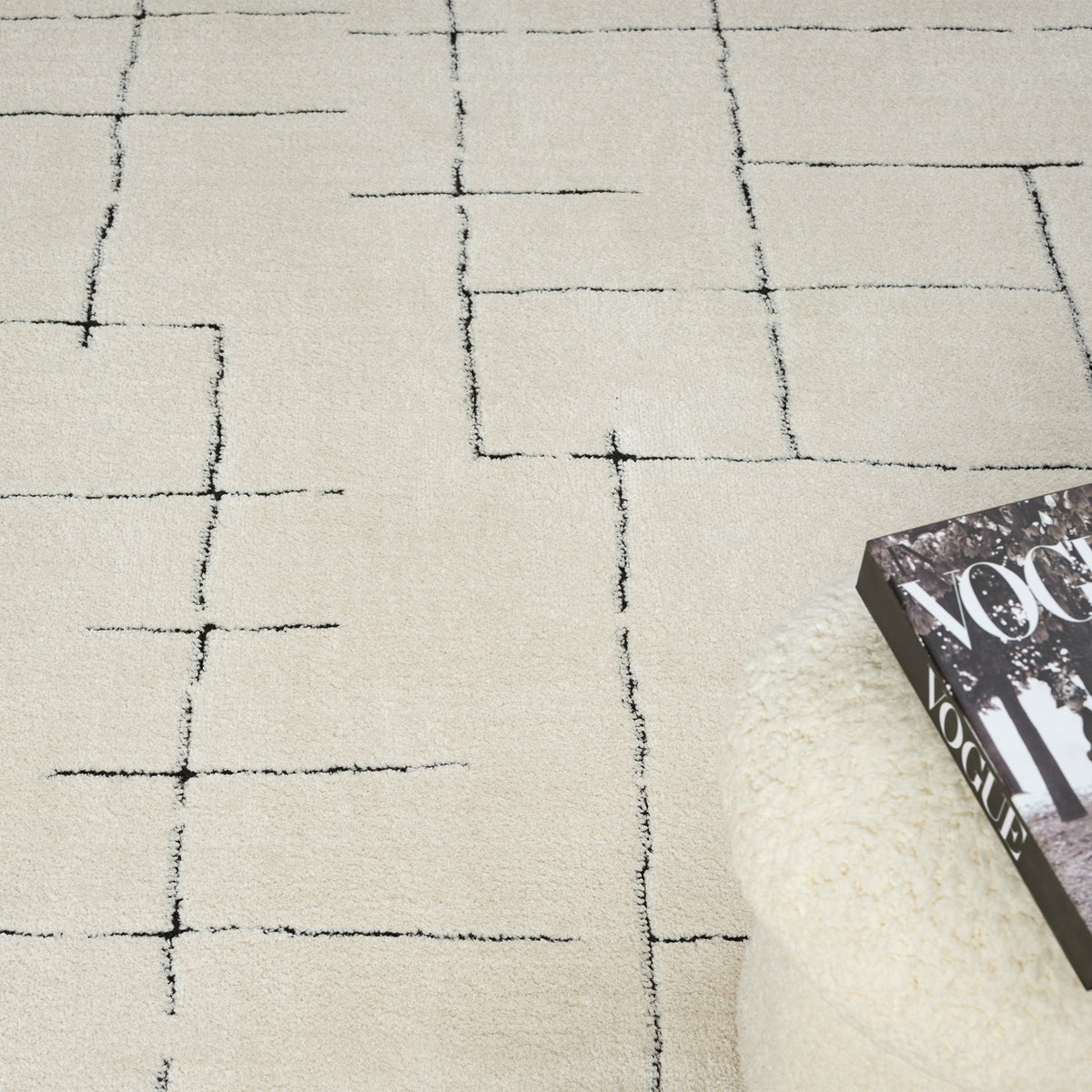 Admire 670 Vanilla Contemporary Rug