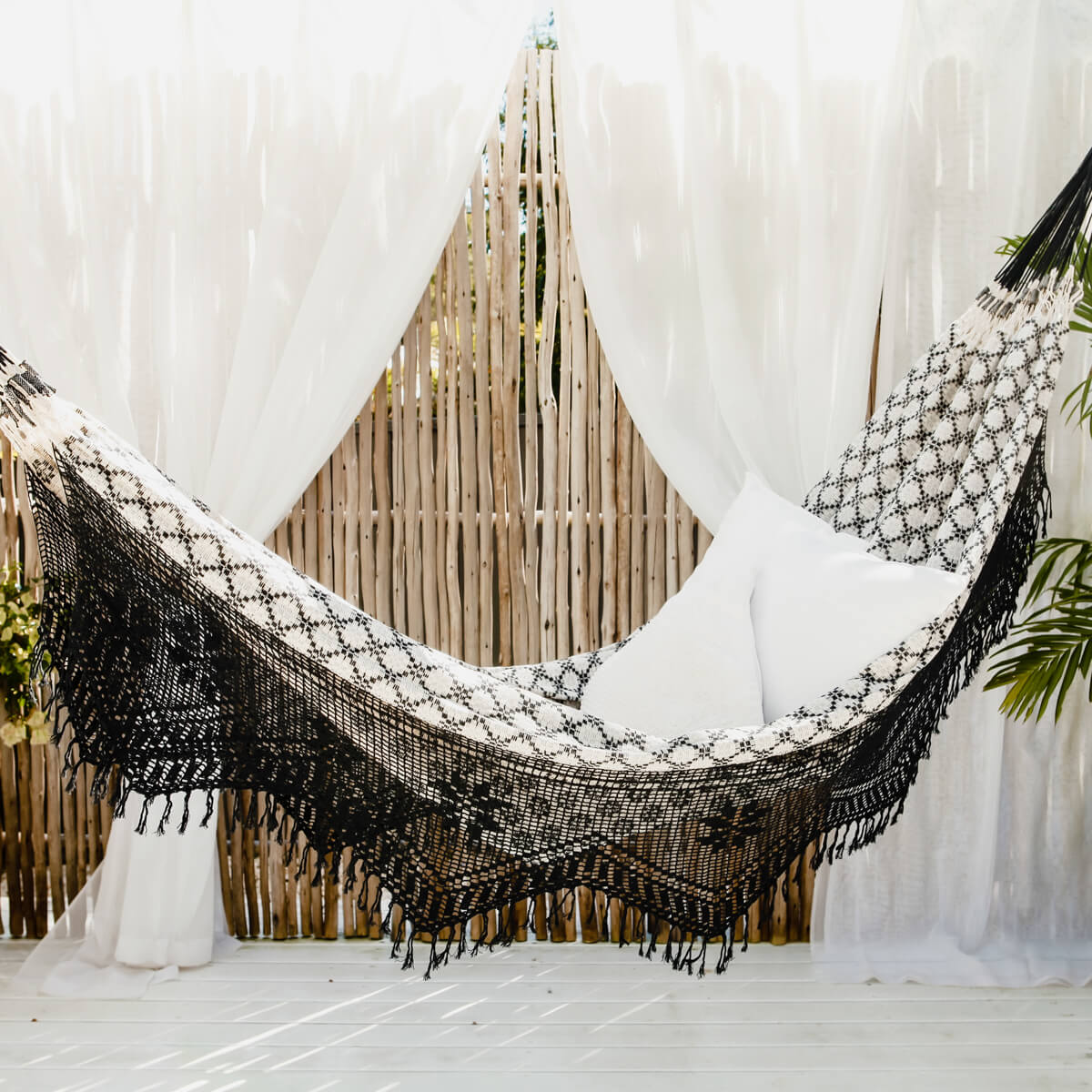 Vivere Authentic Brazilian Luxury Hammock - Luxo