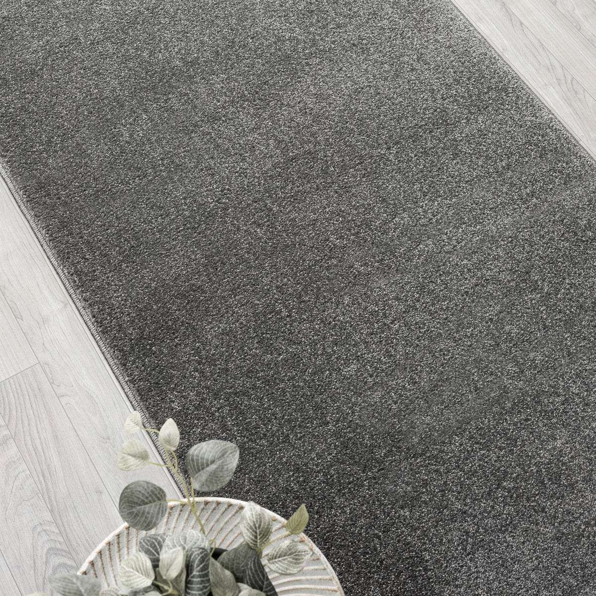 Europa 1000 Dk. Grey Hallway Runner