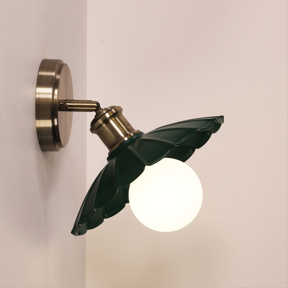 25cm Pleated Metal Shade - Brolli.25 Green