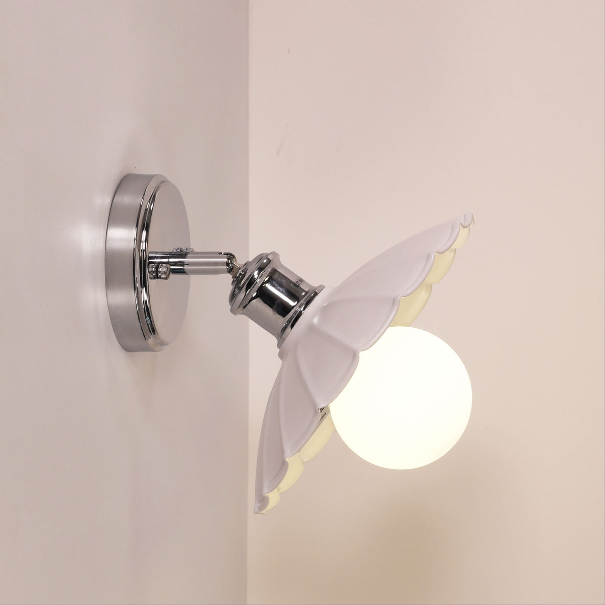 25cm Pleated Metal Shade - Brolli.25 White
