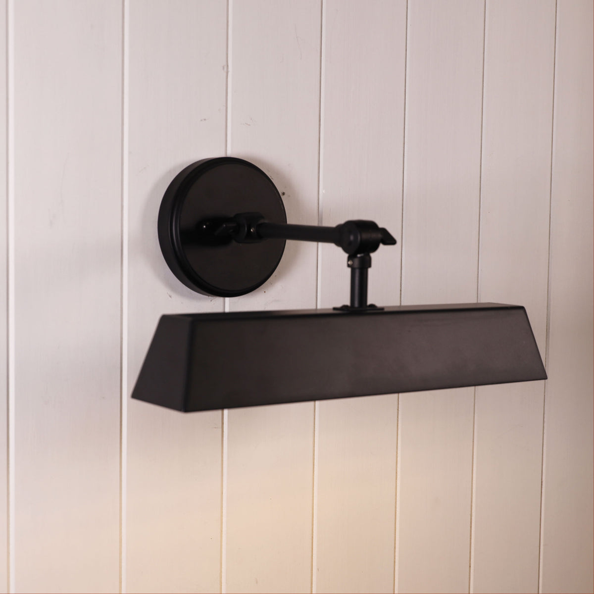 Adjustable Metal Wall Light - Loxby Black