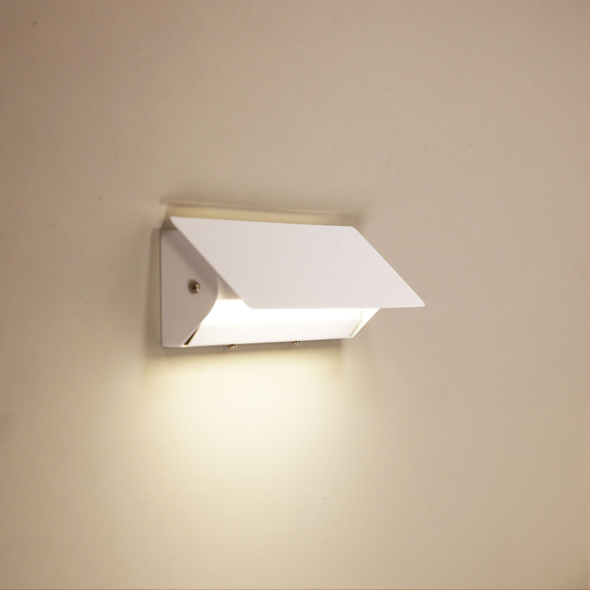 8W Cts LED Wall Light - Nimmo