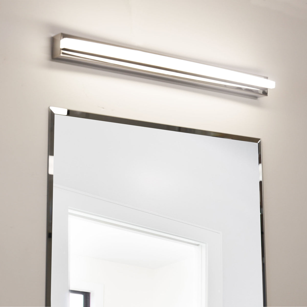 Tricolour LED Vanity Light - Gebo.60 Chrome