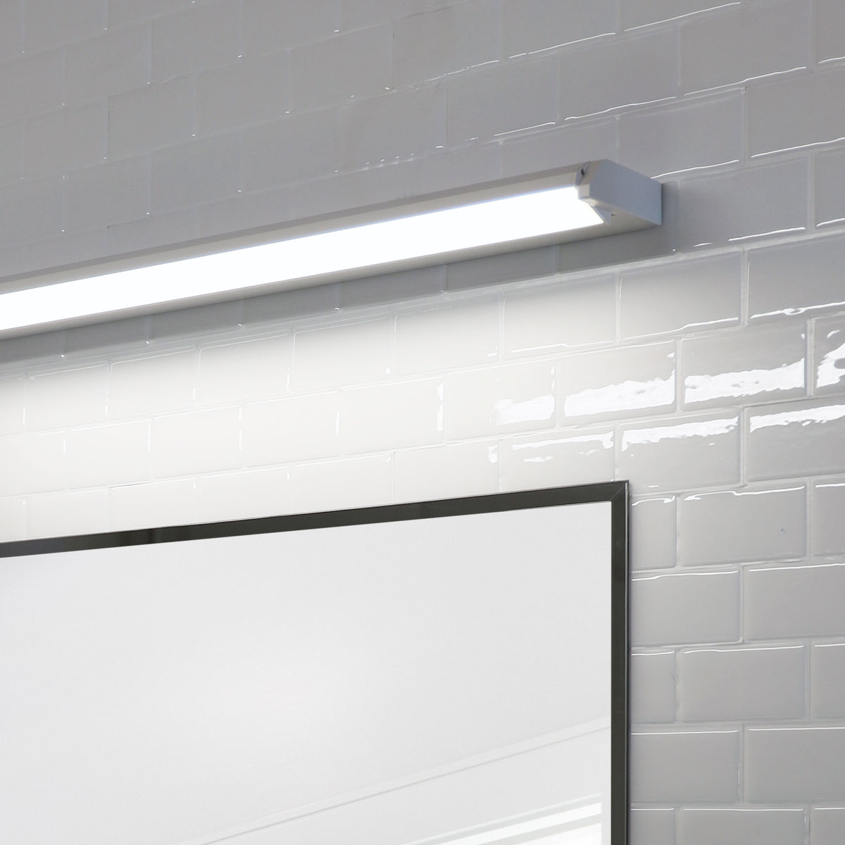 120cm Tricolour LED Vanity Light - Mode.120 Cts