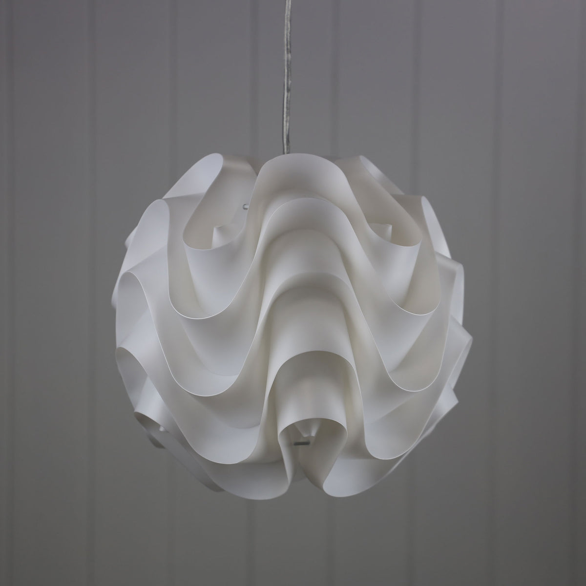 Acrylic Retro Pendant - Chic 33