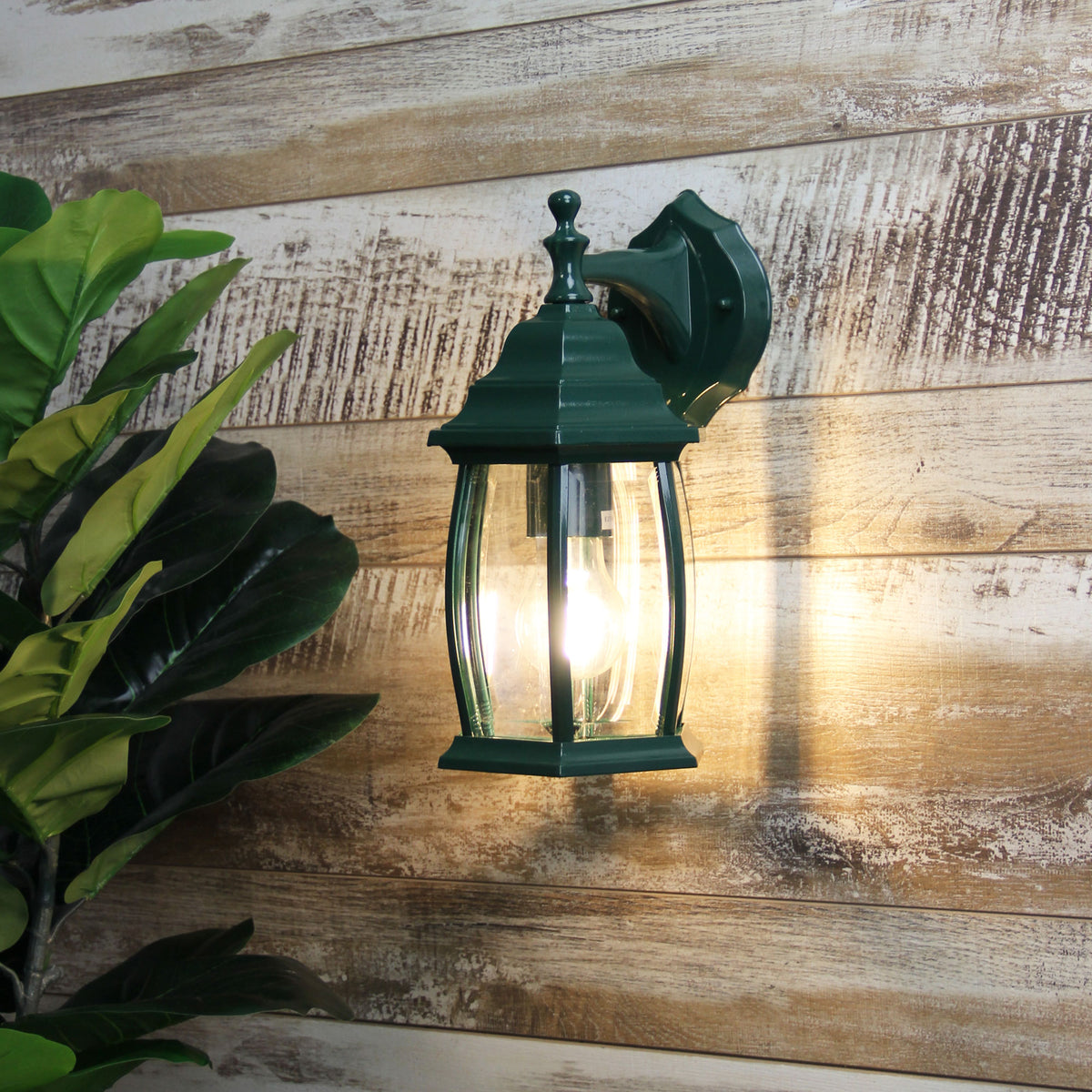 Traditional Outdoor Wall Light - Highgate Down Green