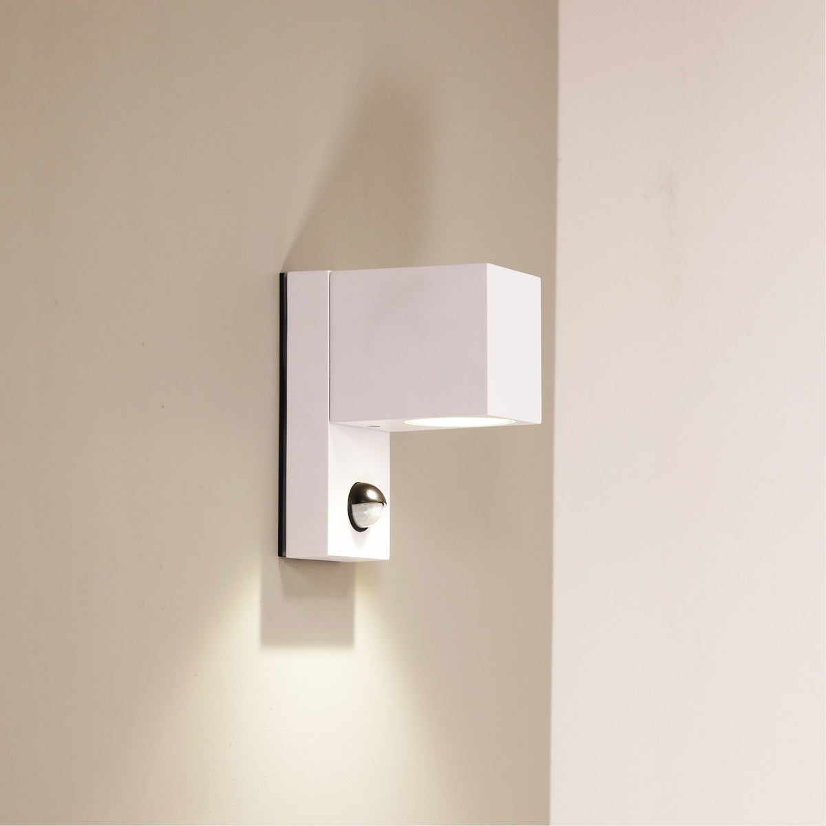 Outdoor Sensor Light - Atlas Sensor White