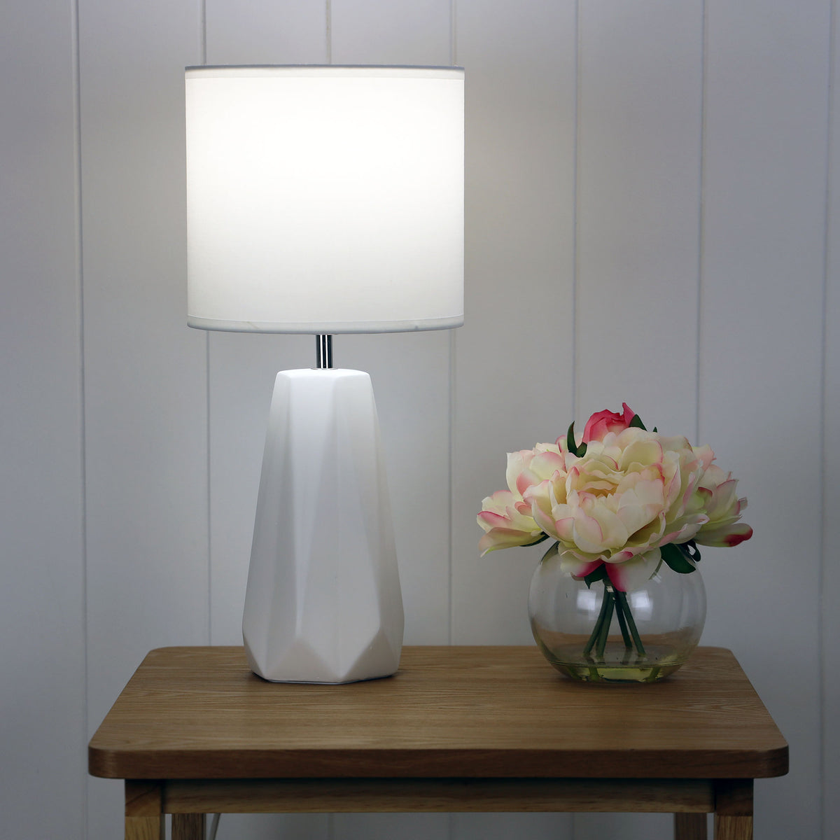 White Ceramic Table Lamp - Shelly White