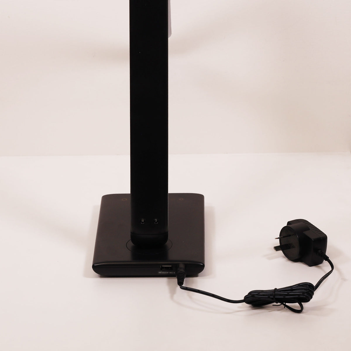 Touch Dimming LED Lamp with USB Port - Luke Black