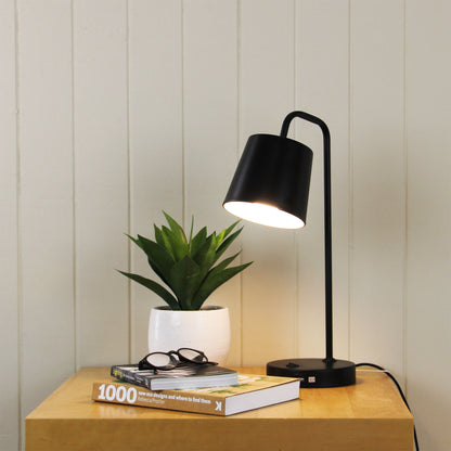 Metal Desk Lamp with Usb-A Socket - Henk Black