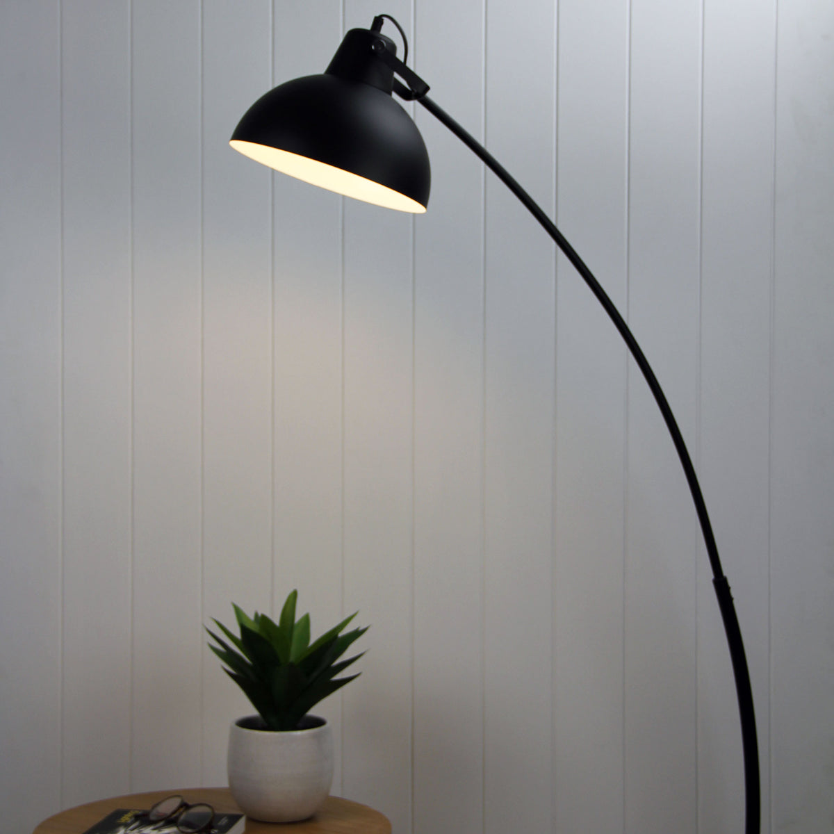 Black Floor Lamp - Lago Black