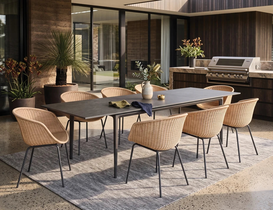 Arken Table - Outdoor - Extendable - Charcoal - Basalt Ceramic Top