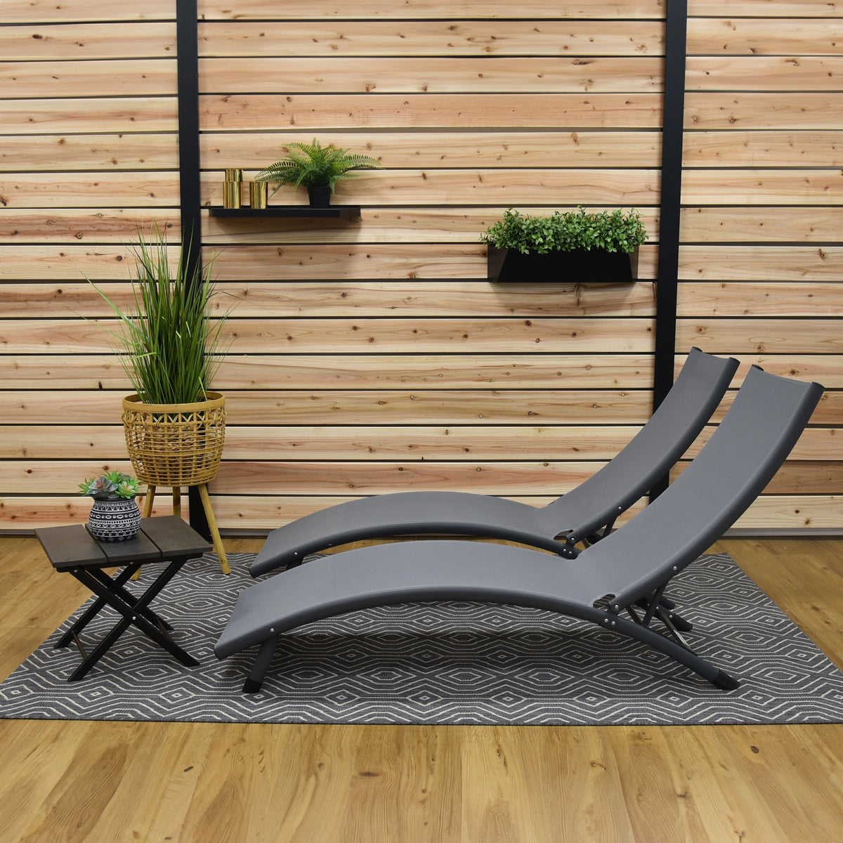 Vivere Coral Springs Phifer & Aluminum Outdoor Pool Lounger Set (3pc) - Grey on Matte Black