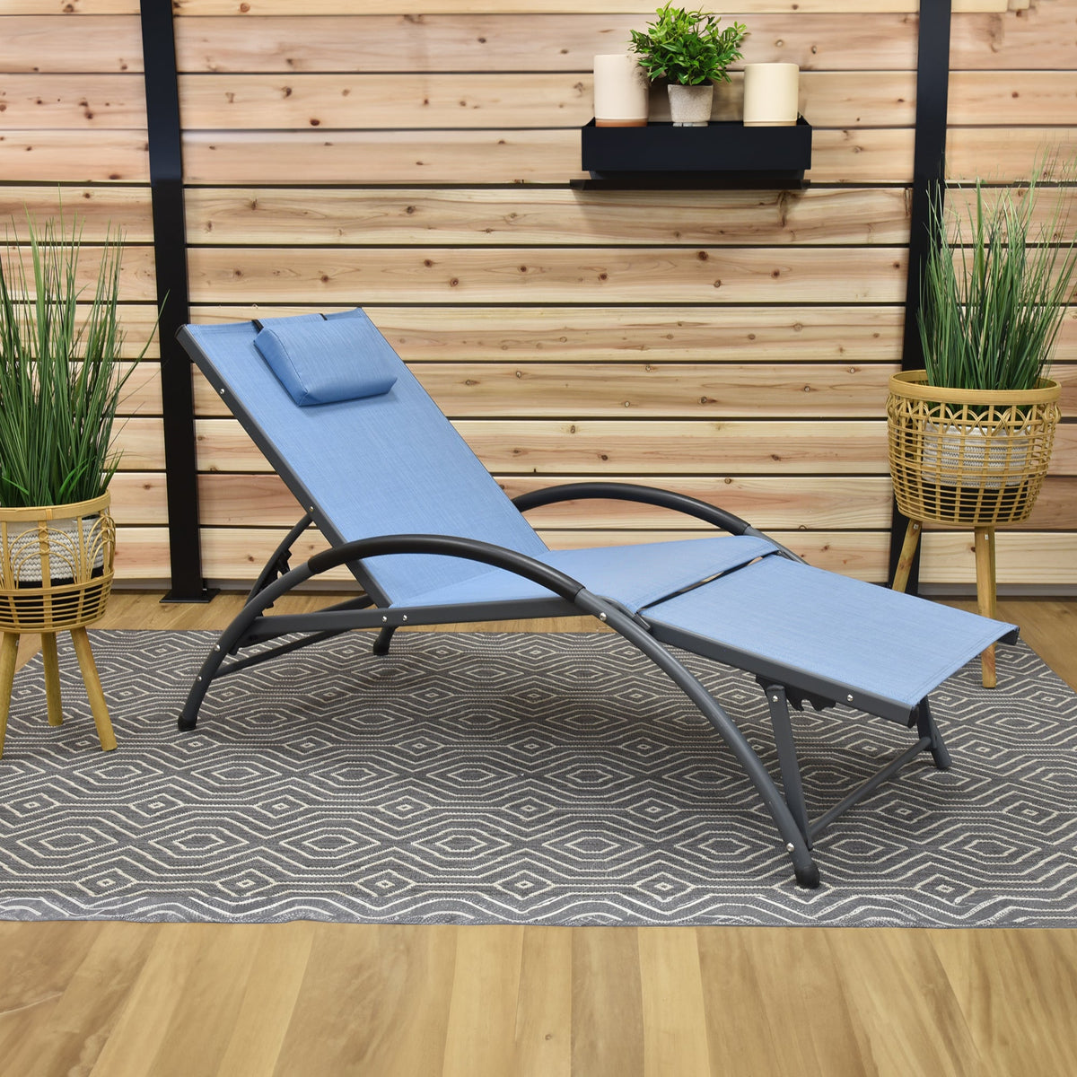 Vivere Dockside Phifer & Aluminum Sun Lounger - Cape Cod