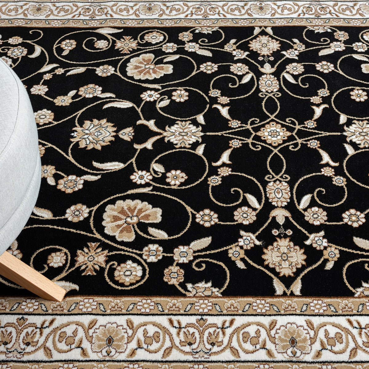 Estate 512 Black Traditional, Classic Rug
