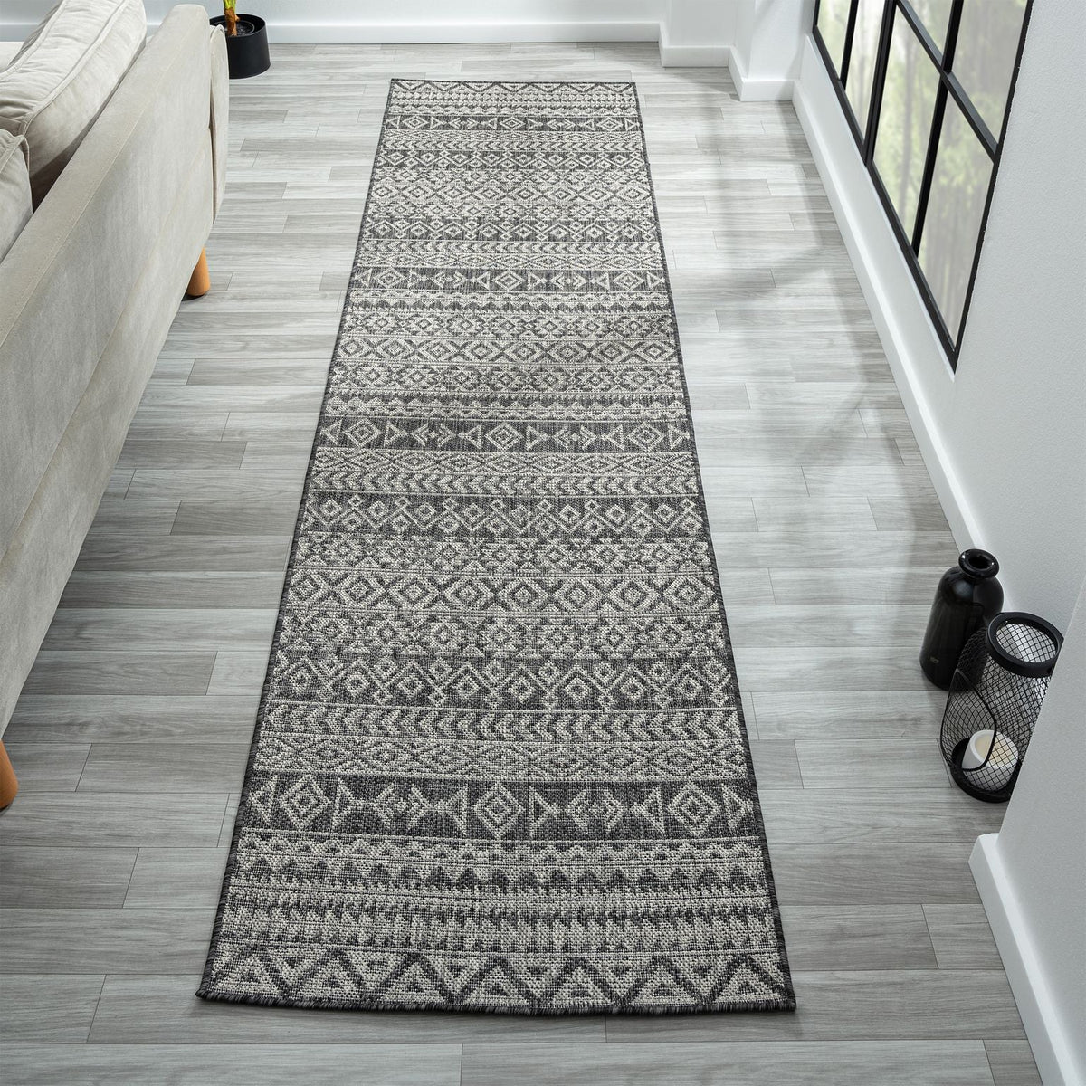 Alfresco 421 Charcoal Indoor Outdoor Indoor/Outdoor, Flatweave Hallway Runner