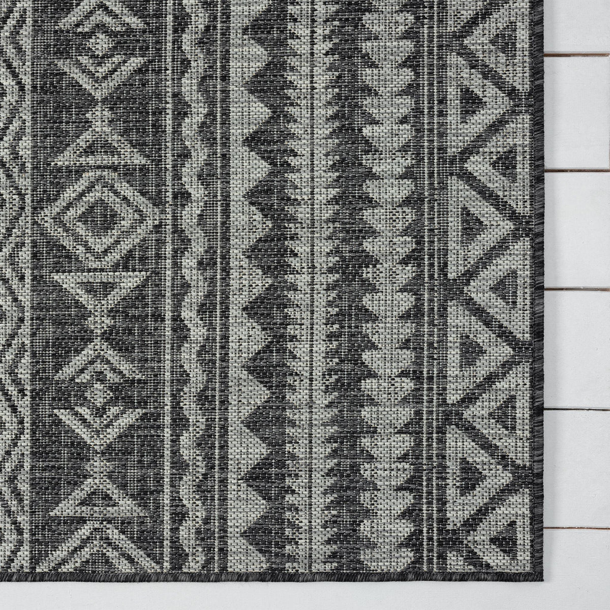 Alfresco 421 Charcoal Indoor Outdoor Indoor/Outdoor, Flatweave Hallway Runner