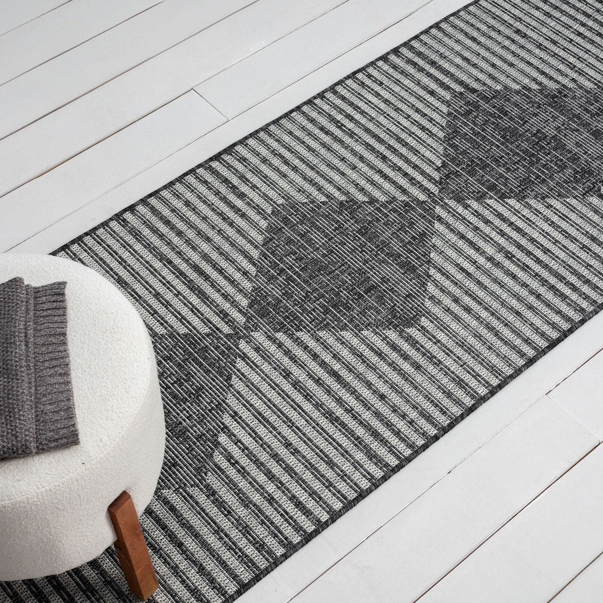 Alfresco 425 Ebony Indoor Outdoor Indoor/Outdoor, Flatweave Hallway Runner