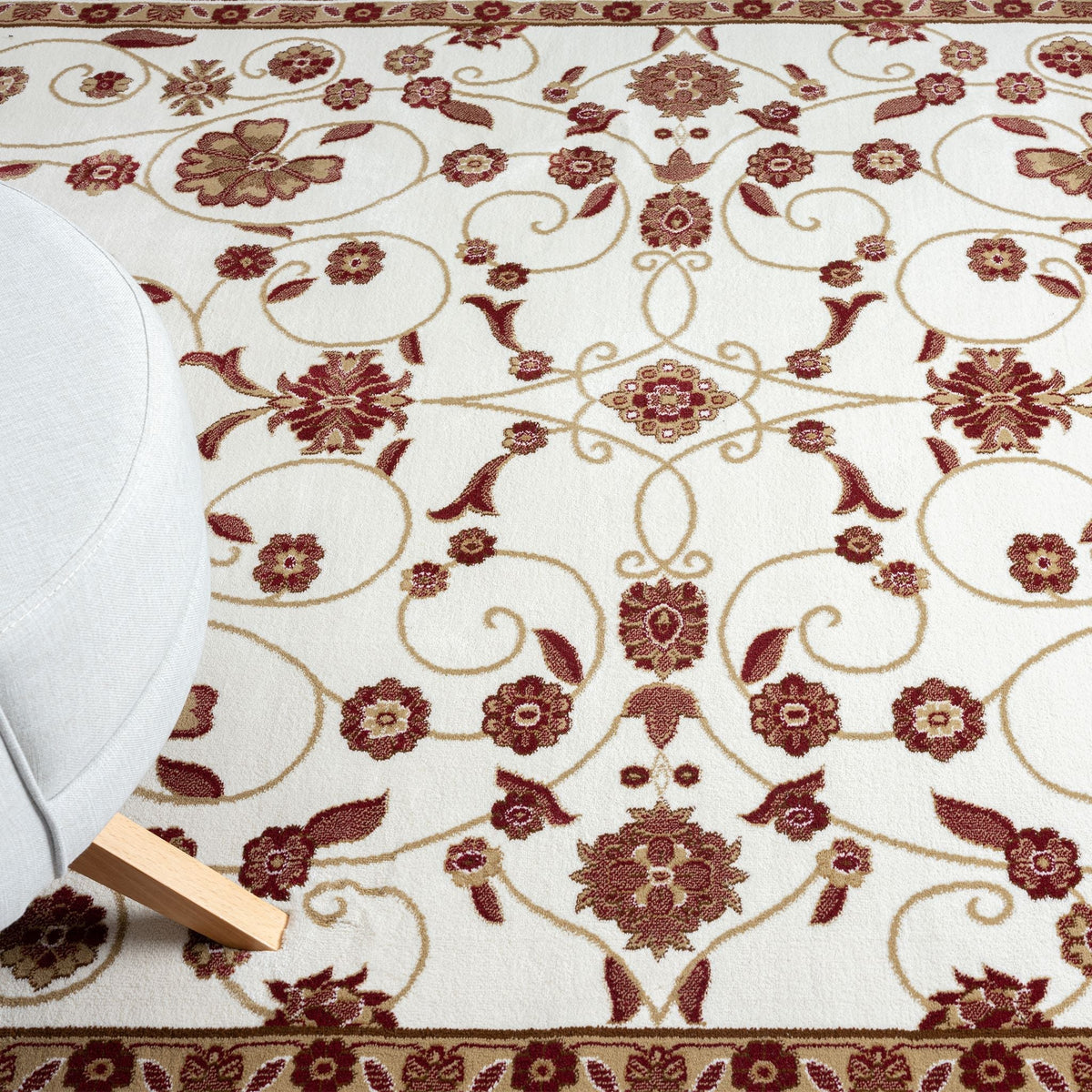 Estate 512 Cream Traditional, Classic Rug