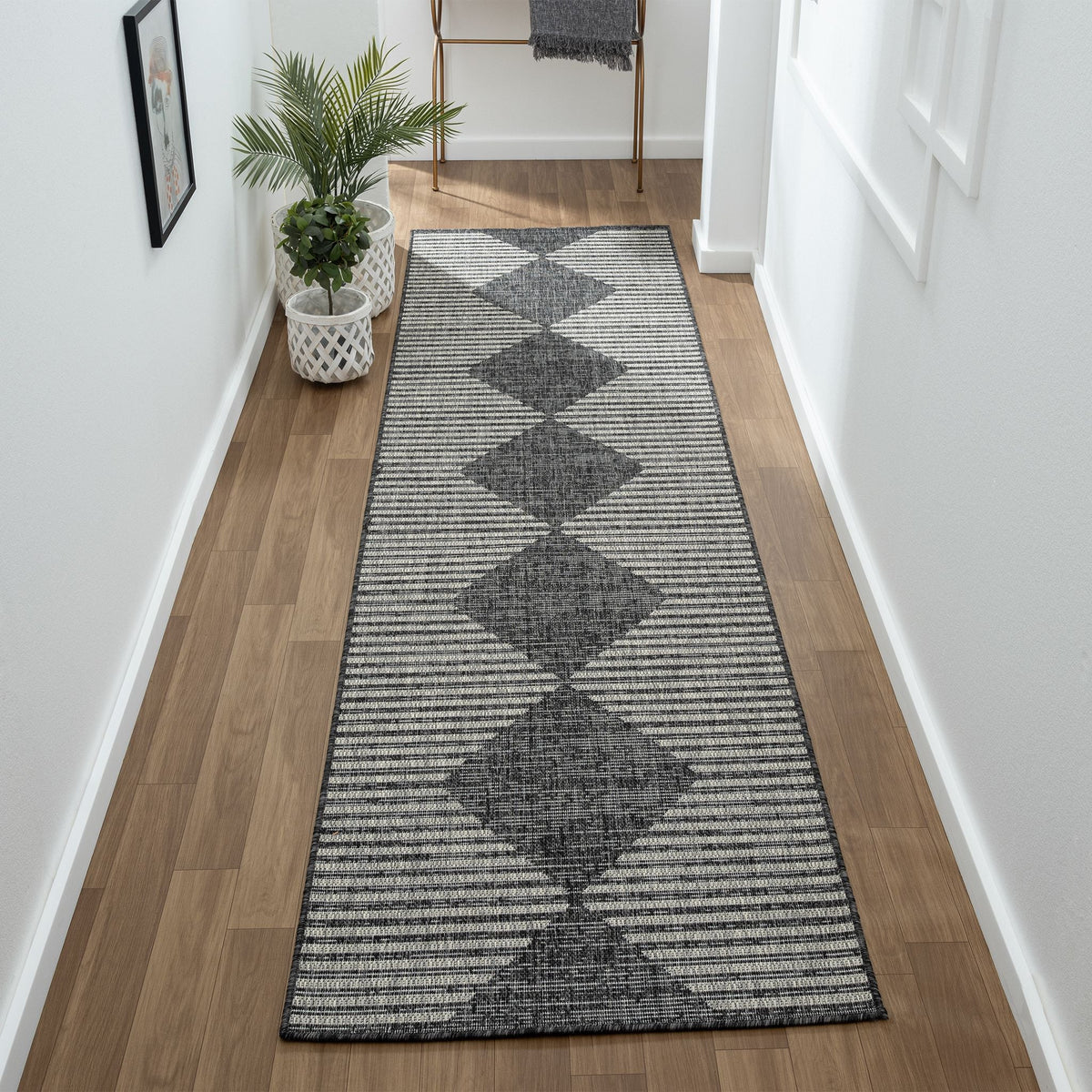 Alfresco 425 Ebony Indoor Outdoor Indoor/Outdoor, Flatweave Hallway Runner