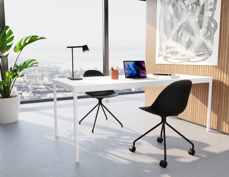 Pebble Chair Black with Shell Seat