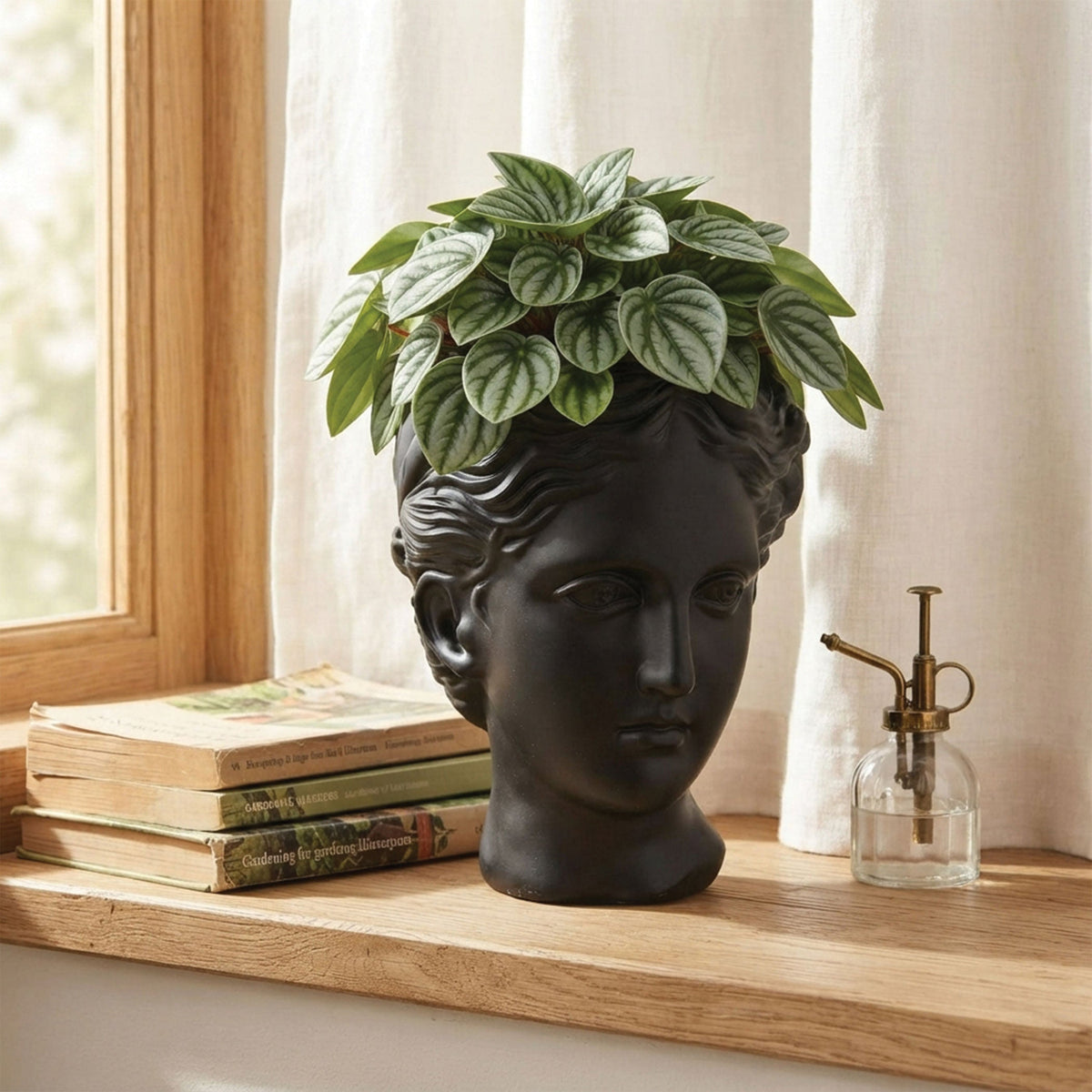 Urban Attitude Venus Head Planter - Matte Black
