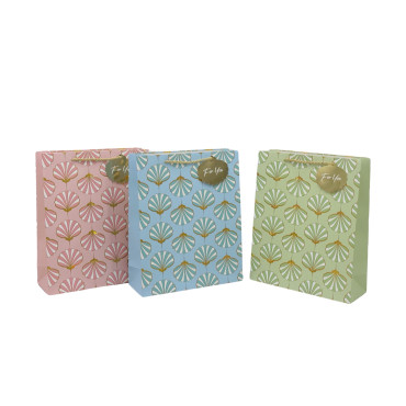 bulk 24 Medium Seashell Foiled Gift Bag 3 Assorted 17x23cm